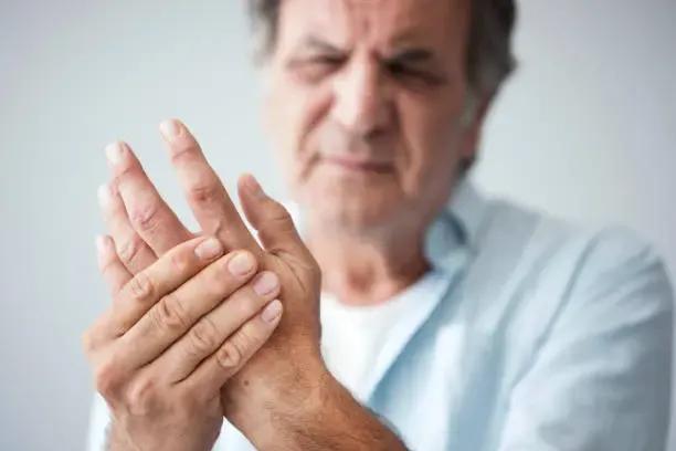 Rizartrosis: Qué es, Síntomas y Tratamientos para el dolor en el pulgar